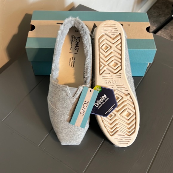 Toms Shoes New W Tags And Box Poshmark